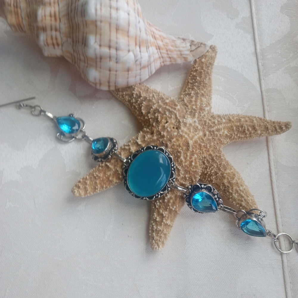 Chalsodony and blue topaz bracelet